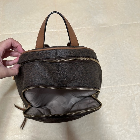 Michael Kors backpack - Picture 3 of 4